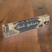 Lioness Safari Chic Oerwoud Glam Modern Trendy Naambordje (Zijkant)