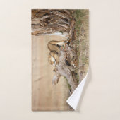 Lioness stretting bad handdoek (Handdoek)
