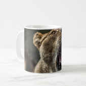 LIONESS YAWNING KOFFIEMOK (Voorkant links)