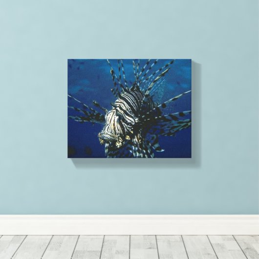 Lionfish in de oceaan Canvas (Insitu (Houten vloer))