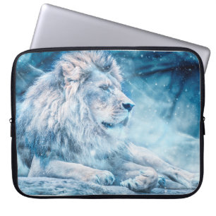 Lionsneeuw die op een kunstdier ligt laptop sleeve