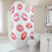 Lippenstift prints: diverse vrouwenlippen. douchegordijn (In situ)