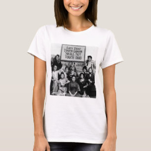 Lips die de vloeistof aanraken, mogen ons niet aan t-shirt