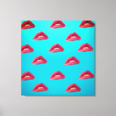 Lips en blauwe achtergrond canvas afdruk (Voorkant)