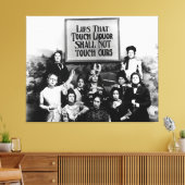 Lips waarmee Liquor wordt geraakt - Temperance Lea Canvas Afdruk (Insitu (Woonkamer))