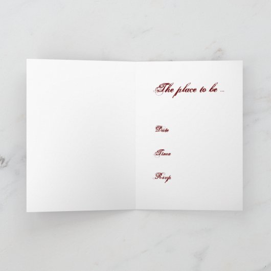 Lipstick en rode stiletto schoen (Binnen)