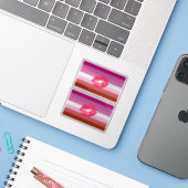 Lipstick Lesbische Pride Vlag en Lippen Sticker (Laptop met iPhone)