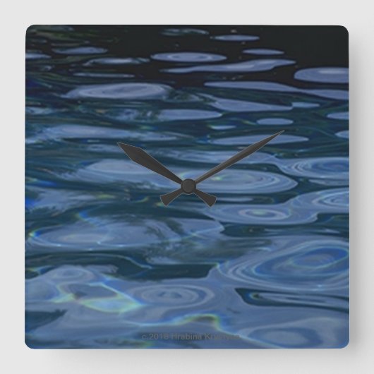 LIQUID WATER CLOCK VIERKANTE KLOK (Voorkant)