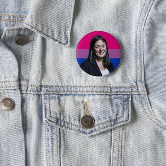 Lisa Nandy Bisexual Flag Badge Ronde Button 5,7 Cm (In situ)