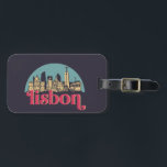 Lissabon Portugal City Skyline  Cityscape Bagagelabel<br><div class="desc">en retro-stadsplan met prachtige skyline, toeristische attractie en cityscape art. Koelwolkenkrabber en bouwartikelen voor silhouette-illustratie voor toeristen en reizigers. Perfect als souvenir om terug naar huis te brengen wanneer je op reis bent. Bespaar de herinnering aan uw reis en vakantie met familie en vrienden. De achtergrondkleur kan aan uw gewenste...</div>
