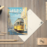 Lissabon Portugal Gele Tram Reizen Kunst Vintage Briefkaart<br><div class="desc">Lissabon retro vector reisontwerp in een embleemstijl. Een bloeiende havenstad gelegen aan de monding van de Taag,  bekend om zijn oude pastelkleurige gebouwen.</div>