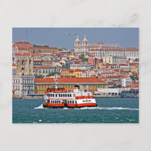 Lissabon skyline met oude veerboot op de Taag Briefkaart