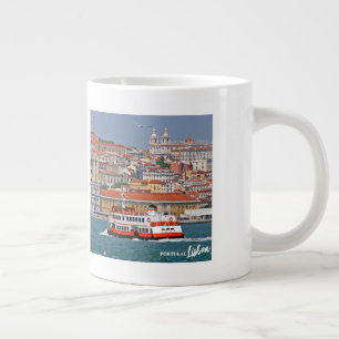 Lissabon skyline met oude veerboot op de Taag Grote Koffiekop