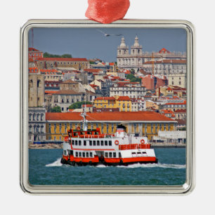 Lissabon skyline met oude veerboot op de Taag Metalen Ornament