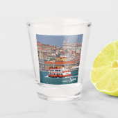 Lissabon skyline met oude veerboot op de Taag Shot Glas (Voorkant)