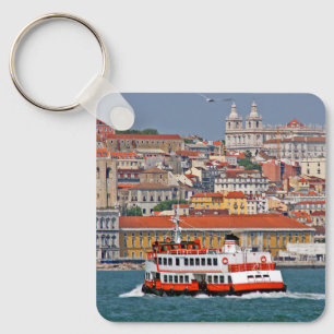 Lissabon skyline met oude veerboot op de Taag Sleutelhanger