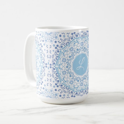 Lite Blue Mandala Monogram Mok (Voorkant links)