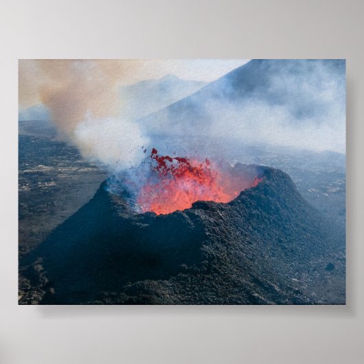 Litli Hrutur volcano eruption in Iceland Poster (Voorkant)