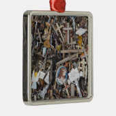 Litouwen, Centraal-Litouwen, Siauliai, Hill 2 Metalen Ornament (Rechts)