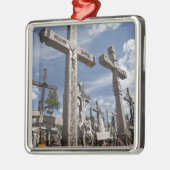 Litouwen, Centraal-Litouwen, Siauliai, Hill 3 Metalen Ornament (Links)