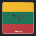 Litouwen vlag Dazzling Patriotic Vierkante Klok<br><div class="desc">Litouwen Vlag Duizelingwekkende Patriottische Vierkante Wandklok in de kleuren en de elementen van de Litouwse nationale vlag die de voorkant van de klok bedekken. De kleuren van de nationale vlag worden aangevuld met de tekst "Litouwen" onderaan. Tekst kan volledig worden aangepast met de functie "Customize it!". Wijzig het gerust, verwijder...</div>