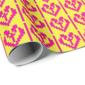 Litouwse roze en gele volkskunst harten patroon cadeaupapier (Rol Hoek)