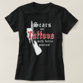 LITTEKENS ZIJN TATTOOS MET BETERE VERHALEN T-SHIRT (Design voorkant)