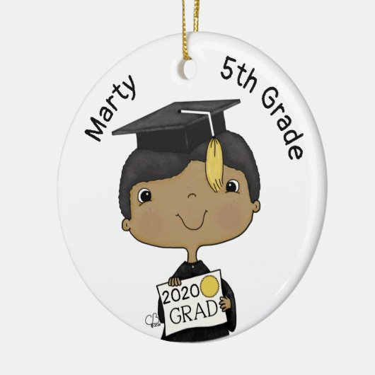 Little Afstuderen Boy Dark Skin Keramisch Ornament (Links)