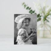 Little Baker Girl Eating Pie Briefkaart (Staand voorkant)