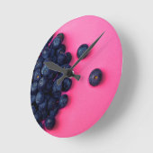 Little Blueberries Happy Pink Background - Fruit P Ronde Klok (Hoek)