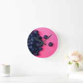 Little Blueberries Happy Pink Background - Fruit P Ronde Klok (Huis)