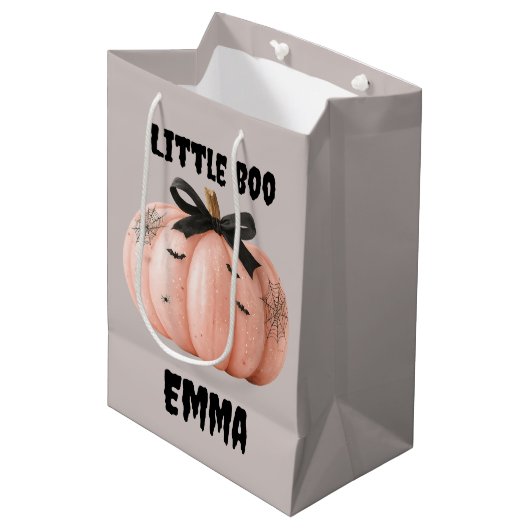 Little Boo Gepersonaliseerde Halloween Pumpkin Medium Cadeauzakje (Voorkant Gekanteld)