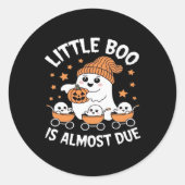 Little Boo Is Almost Due - Halloween Pregnancy Rev Ronde Sticker (Voorkant)