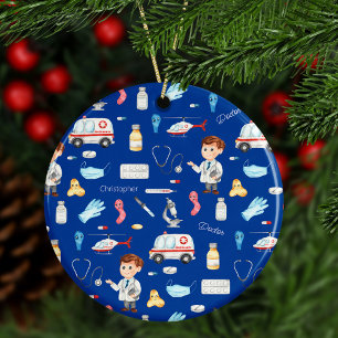 Little Boy Doctor Medical Pattern met Name, Blue Keramisch Ornament