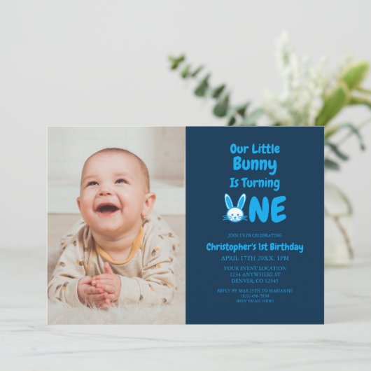 Little Bunny First Birthday Kaart (Staand voorkant)