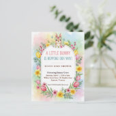 Little Bunny Spring Floral Baby Shower Briefkaart (Staand voorkant)