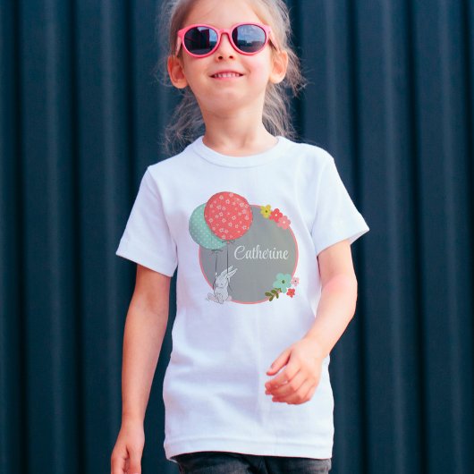 Little Bunny vliegend met ballonnen gepersonalisee T-shirt