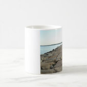 Little Compton, RI - Sakonnet Point breakwater Koffiemok (Center)