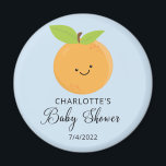 Little Cutie Baby shower Magnet<br><div class="desc">Er is een kleine stropdas op weg naar een baby shower met een schattig klein clementine sinaasappel op een lichtblauwe achtergrond. Bezoek onze winkel om ons schattige kleine collectie van het kabelontwerp te uitzichten.</div>