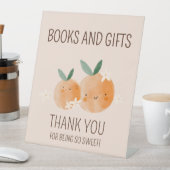 Little Cutie Oranje Citrus Baby Boeken Geschenken Reclamebord Met Voetstuk (Insitu)
