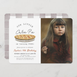 Little Cutie Pie Herfst Wit Verjaardagsfoto Kaart