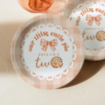 Little Cutie Pie krijgt tweede verjaardag Papieren Bordje<br><div class="desc">Little cutie Pie draait Twee 2e verjaardag Papieren Borden Matching items beschikbaar.</div>