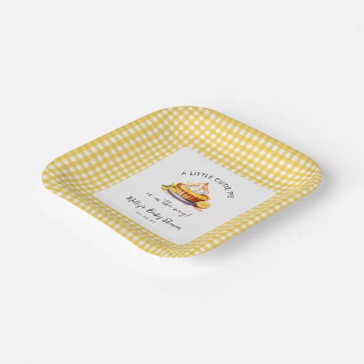Little Cutie Pie Lemon Gingham Baby shower Papieren Bordje (Gebogen)