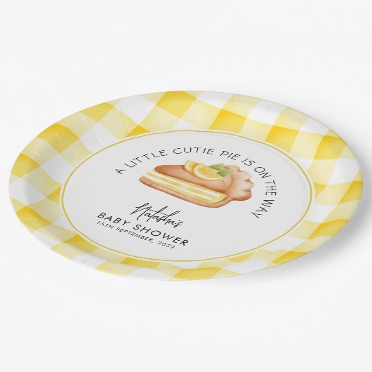 Little Cutie Pie Yellow Gingham geruite Baby showe Papieren Bordje (Gekanteld)