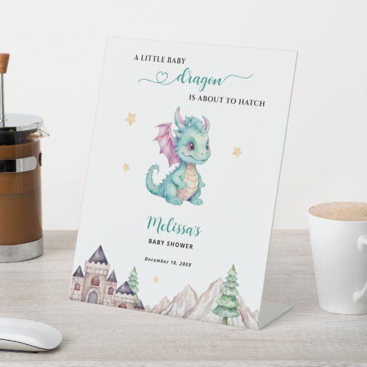 Little Dragon staat op het punt om Baby shower uit Reclamebord Met Voetstuk (Insitu)