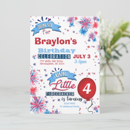 Little Firecracker Juli 4th Birthday Uitnodiging (Staand voorkant)