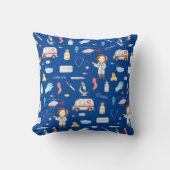 Little Girl Doctor Medical Pattern met Name, Blue Kussen (Voorkant)