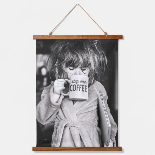 Little Girl Drink koffie Hangend Wandkleed (Voorkant)