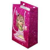 Little Girl Holding Heart Fuschia Faux Klein Cadeauzakje (Achterkant Gekanteld)