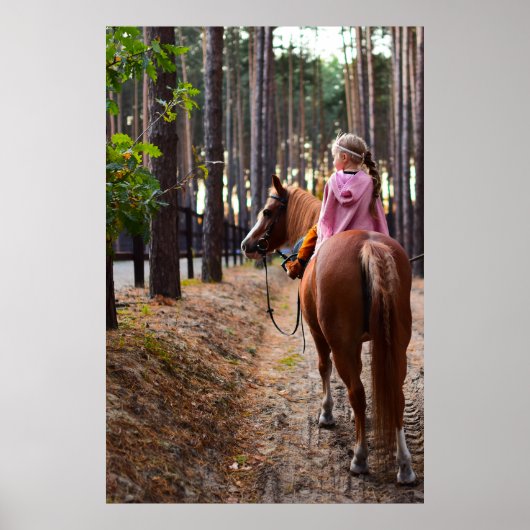 Little Girl Horseback Riding Poster (Voorkant)